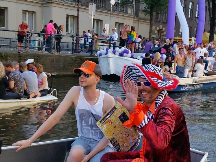 Alquiler de barco durante el Gay Pride 2026 en los canales de Amsterdam